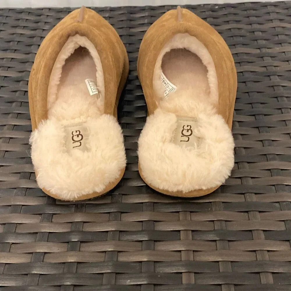 UGG Scuff suede slippers women’s size 6